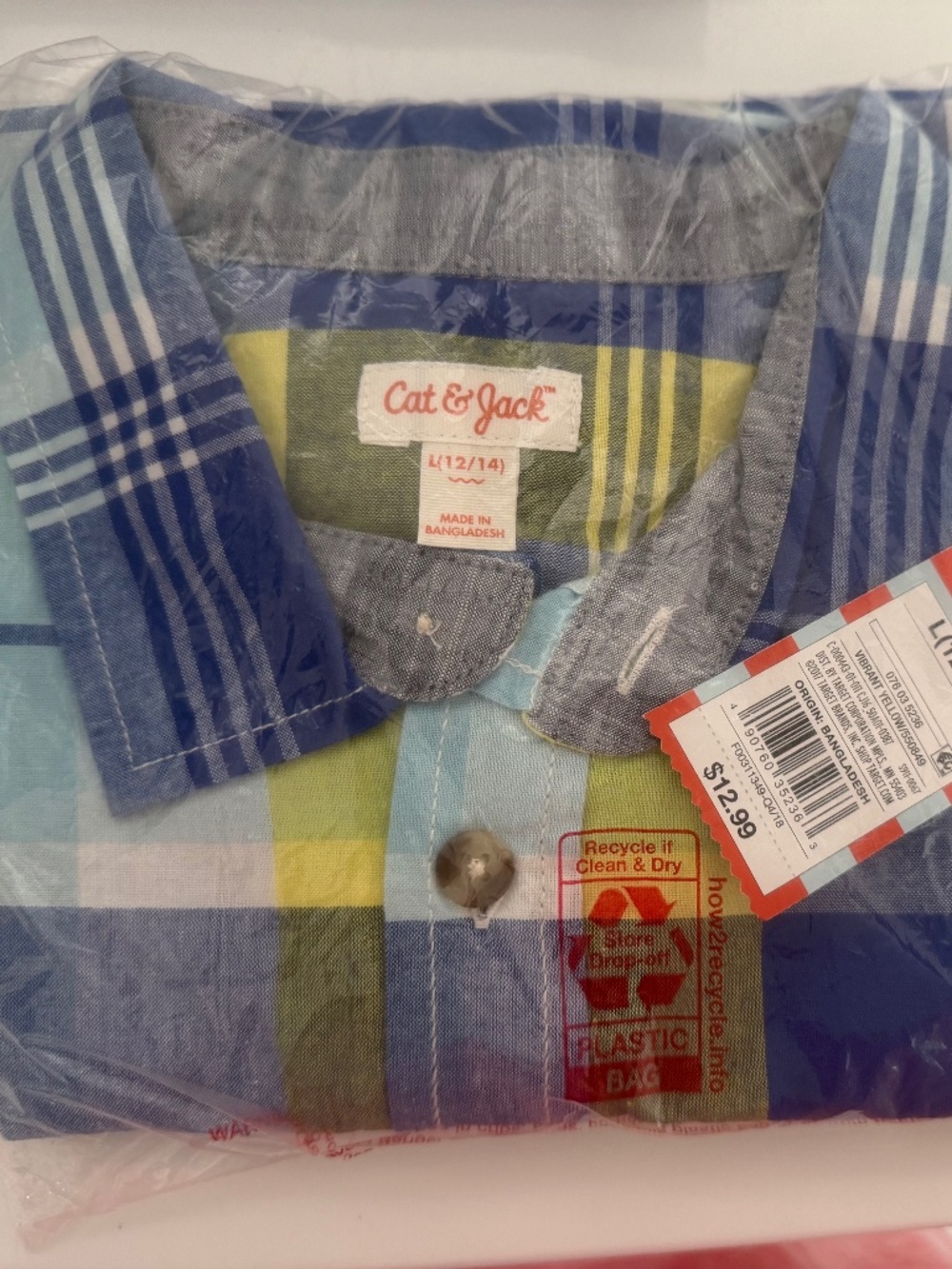 Short sleeve colored shirt